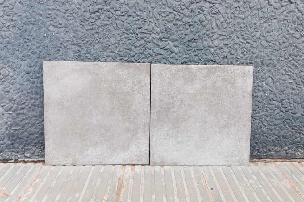 Gres Espesorado Javalambre Gris Antideslizante 33,3x33,3